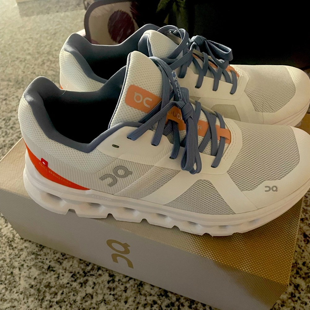 On Cloud women’s shoes